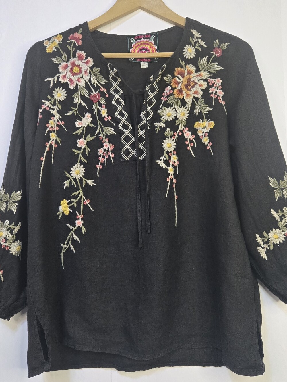 JOHNNY WAS Sz XS 100% Linen Bohemian Embroidered Black Floral Peasant Top